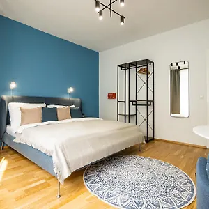 Bright Stylish In A Location Apartment